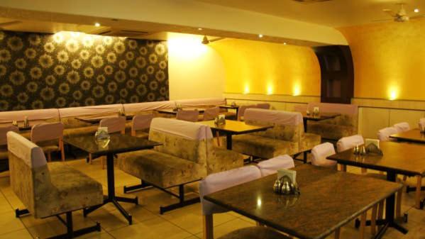 Suvarna Regency ハッサン エクステリア 写真